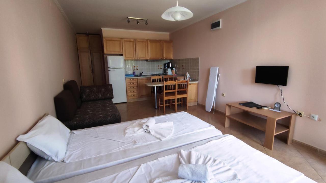 Marina Delfin Apartments - Top Location & Pet Friendly Sveti Vlas Ngoại thất bức ảnh
