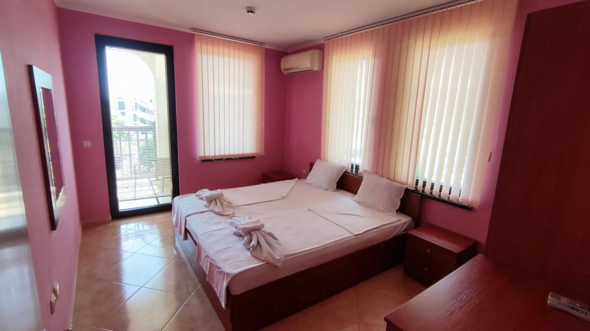 Marina Delfin Apartments - Top Location & Pet Friendly Sveti Vlas Ngoại thất bức ảnh