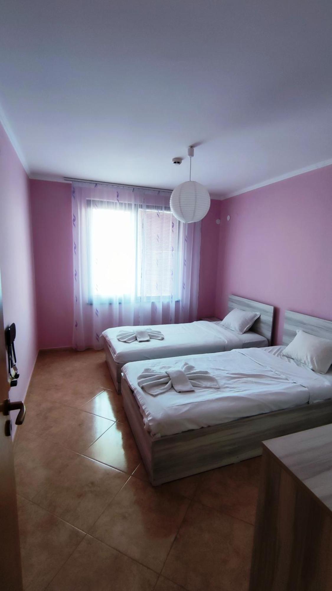 Marina Delfin Apartments - Top Location & Pet Friendly Sveti Vlas Ngoại thất bức ảnh