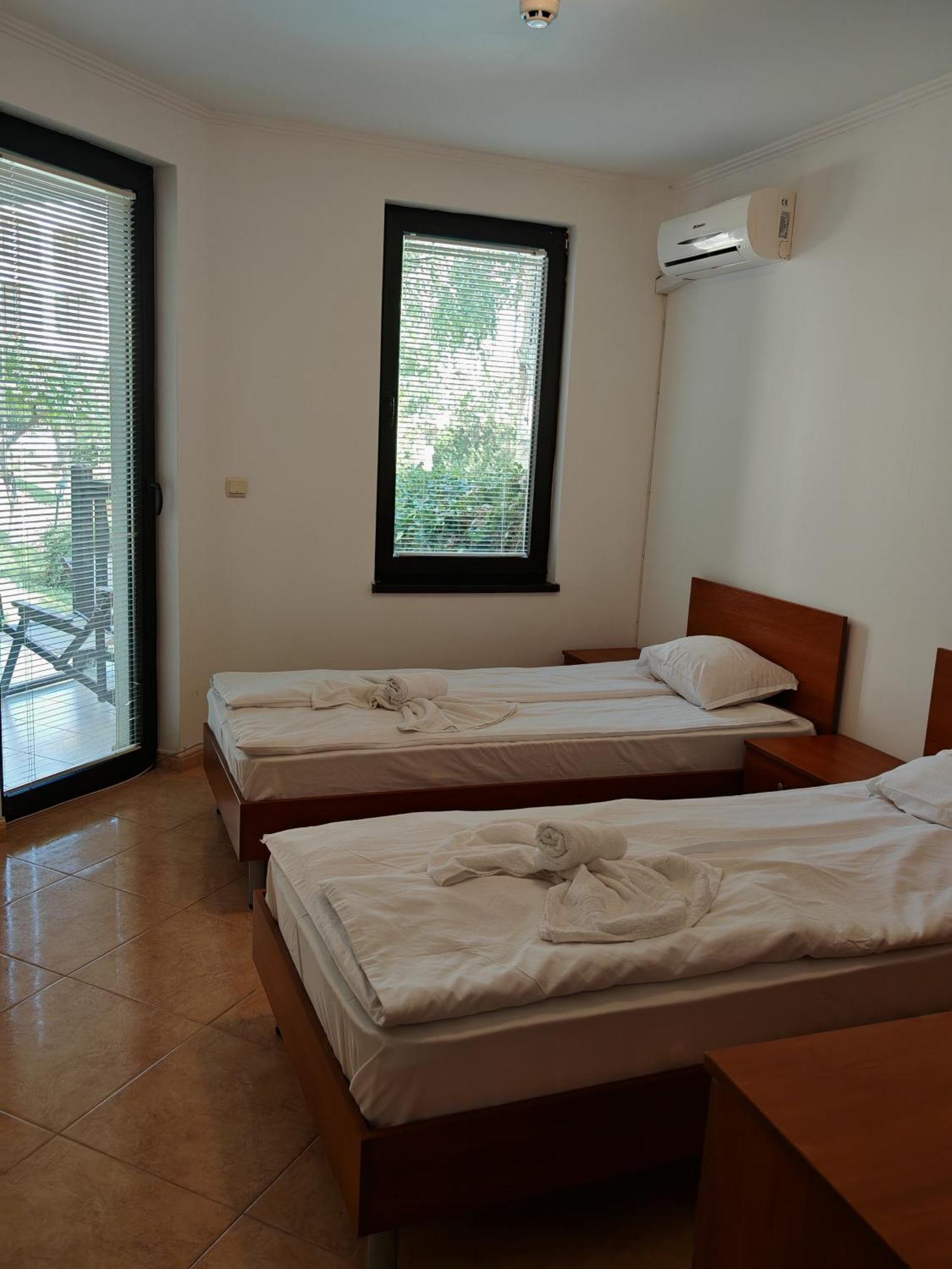 Marina Delfin Apartments - Top Location & Pet Friendly Sveti Vlas Ngoại thất bức ảnh