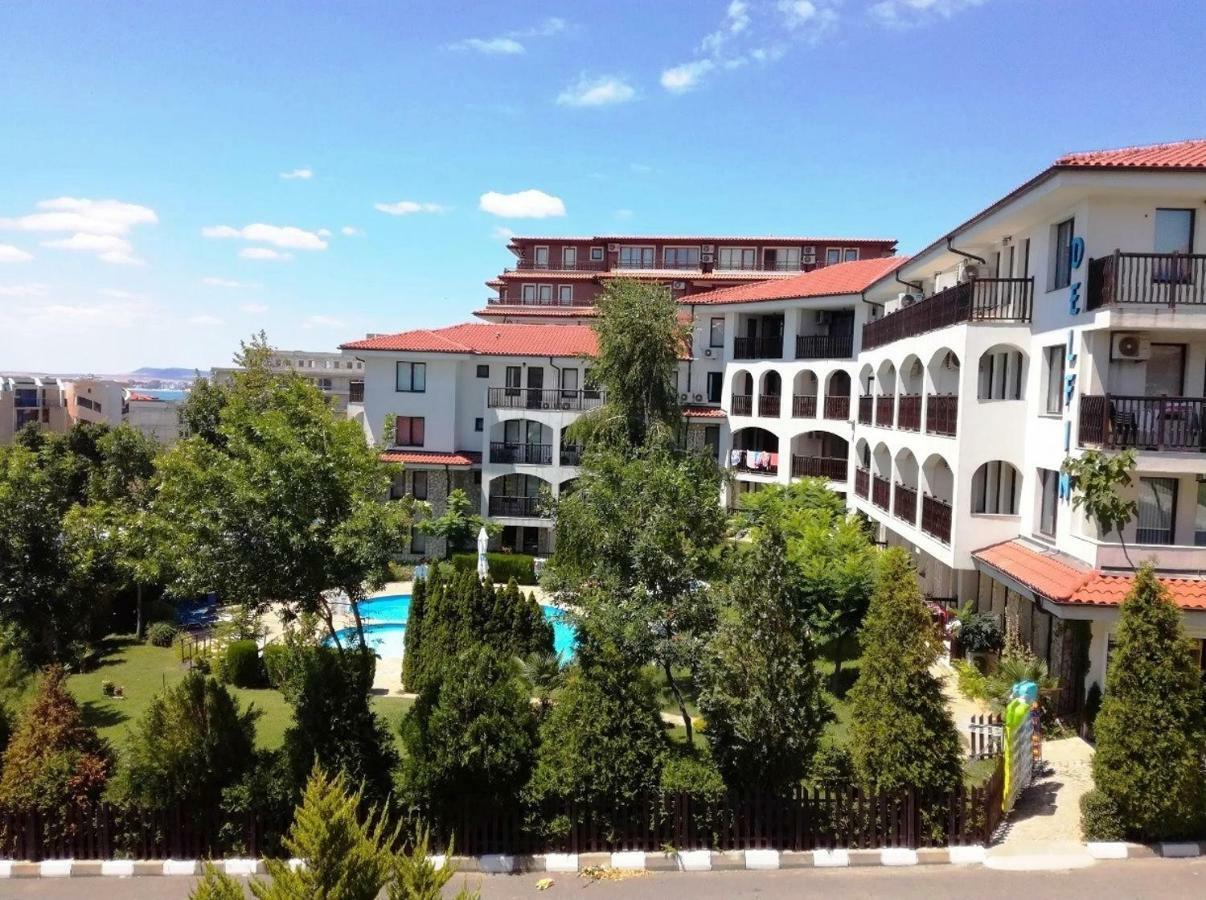 Marina Delfin Apartments - Top Location & Pet Friendly Sveti Vlas Ngoại thất bức ảnh